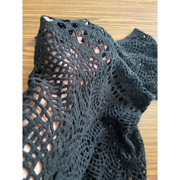 Black see through scoop neck short cap sleeved knitted crocheted top - Picture 5 of 5